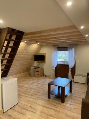 Domek Caloroczny Nad Zalewem U Podnoza Gor Stolowych Radkow Exteriér fotografie